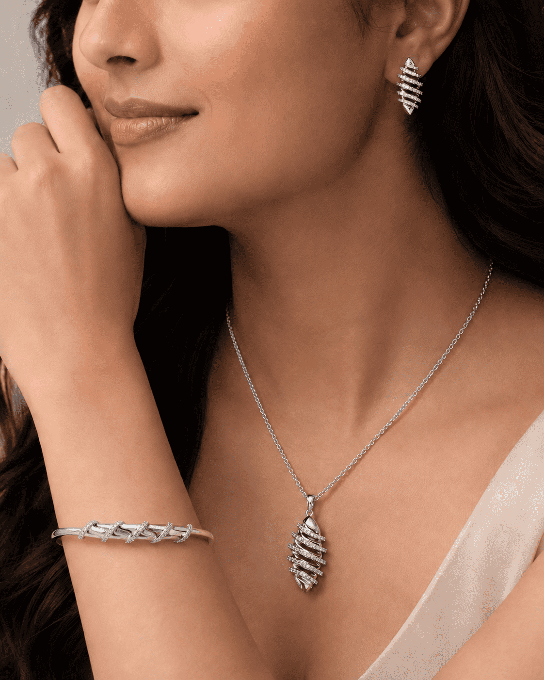 The "Rich Auntie" 3-Piece Power Set — Silver-Tone Wave 3-Piece Jewellery Set by House of Zena, front view
