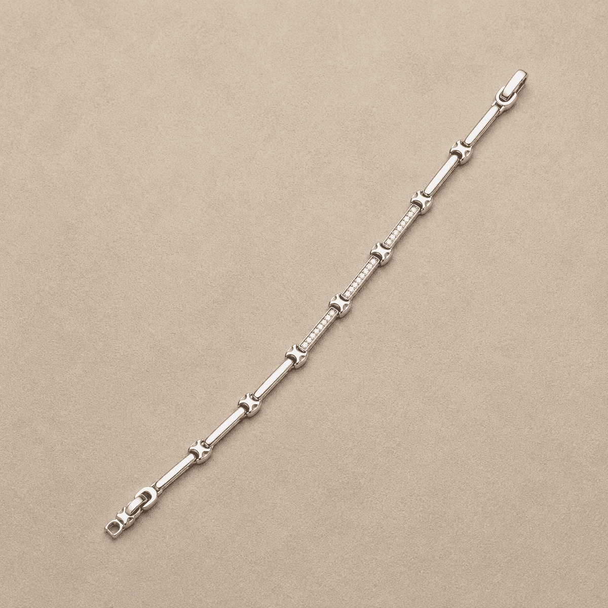 The Café Au Lait Puff Link — Silver-Tone Link Bracelet by House of Zena, close-up detail