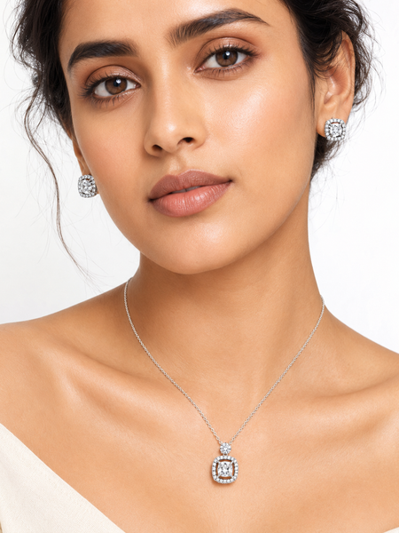 Lunéa Halo Pendant Set