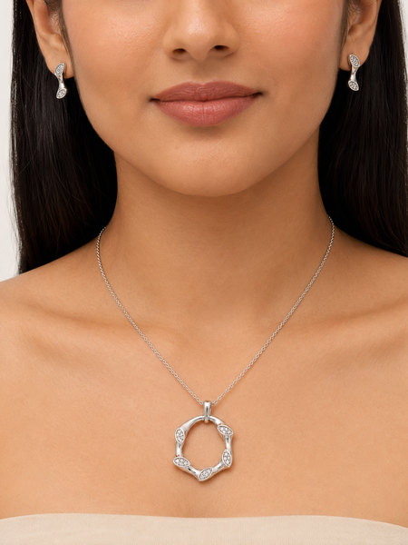 Eterna Loop Pendant Set