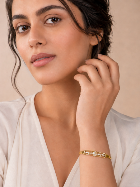 Celestelle Bar Bangle