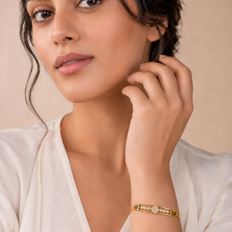 Celestelle Bar Bangle