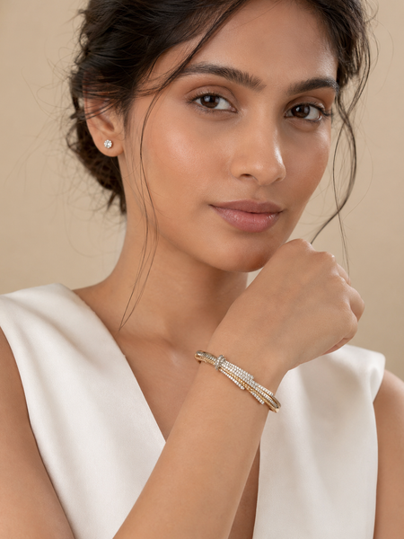 Étoile Ribbon Pavé Bangle
