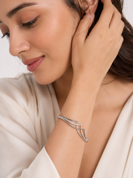 Astra Curve Bangle