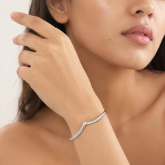 Veya Twist Pavé Bangle