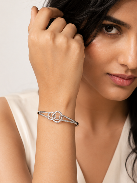 Éterne Link Pavé Bangle