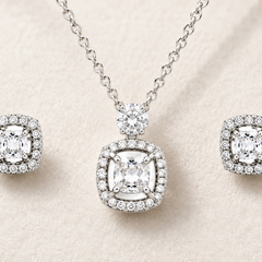 Lunéa Halo Pendant Set