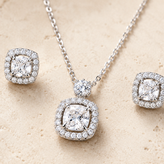Lunéa Halo Pendant Set