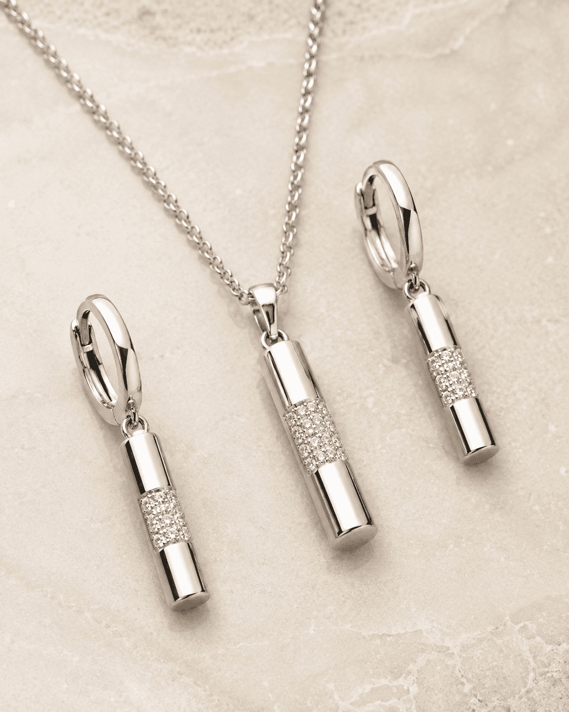 The "Minimal Effort" Bar Set — Gold Plated Bar Pendant Set by House of Zena, close-up detail