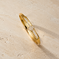 Celestelle Bar Bangle