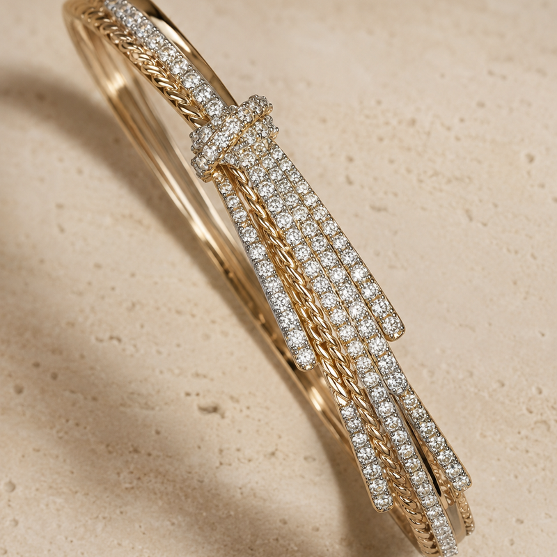 Étoile Ribbon Pavé Bangle