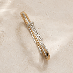 Étoile Ribbon Pavé Bangle
