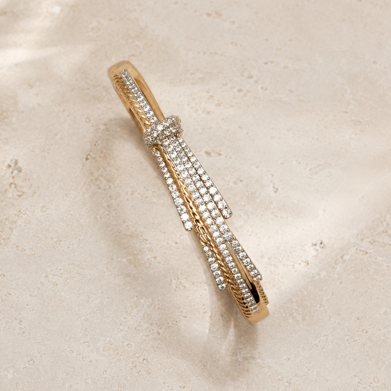 Étoile Ribbon Pavé Bangle