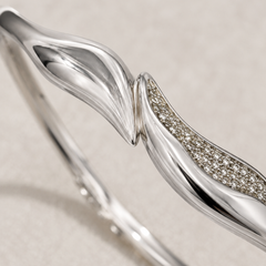 Luné Wave Bangle