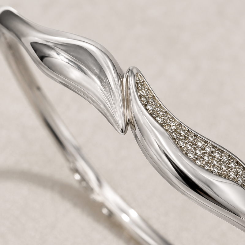 Luné Wave Bangle