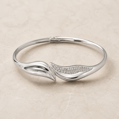 Luné Wave Bangle