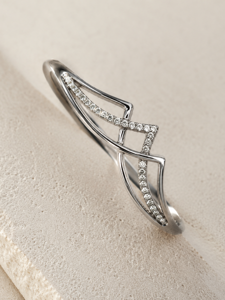 Astra Curve Bangle