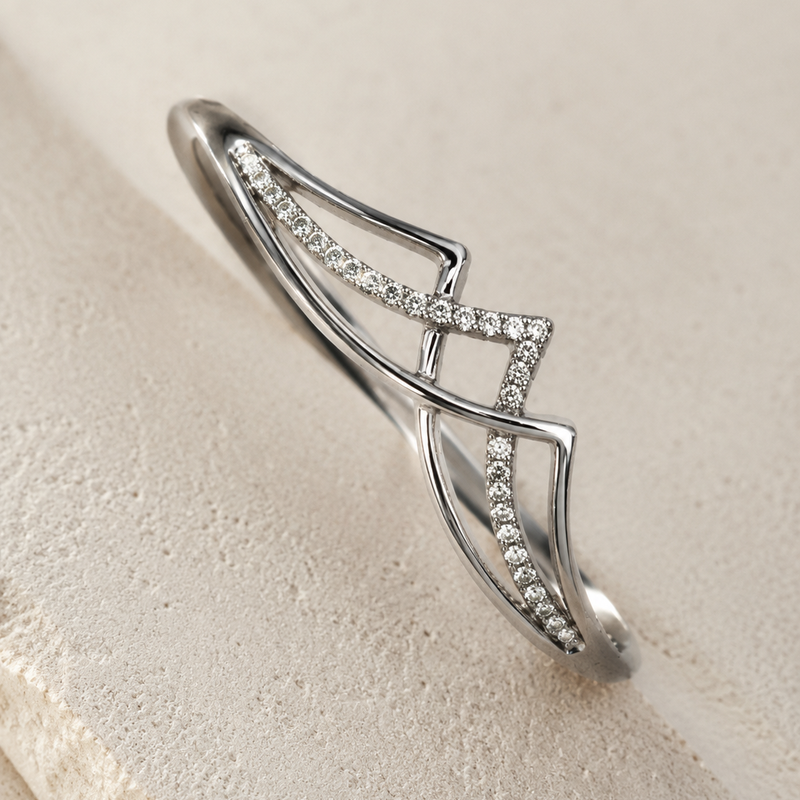 Astra Curve Bangle