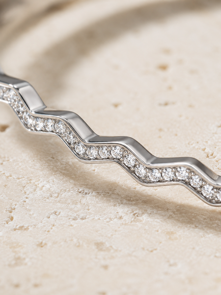 Linéa Wave Pavé Bangle