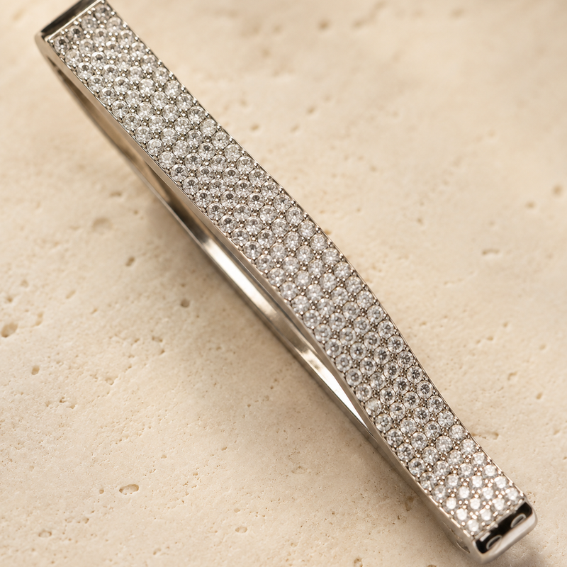 Élan Full Pavé Curve Bangle