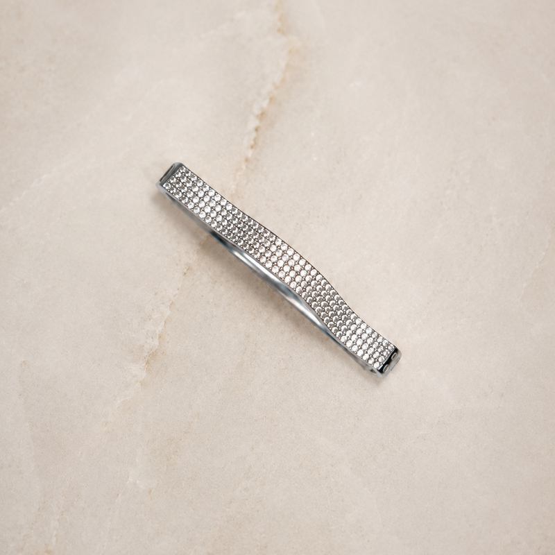Élan Full Pavé Curve Bangle