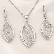 The Melted Honeycomb Set — Gold Plated Wave Pendant Set by House of Zena, close-up detail