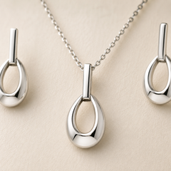 Évara Drop Pendant Set
