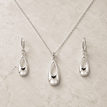 The Waterfall Martini Set — Gold Plated Seréna Drop Pendant Set by House of Zena, worn on model