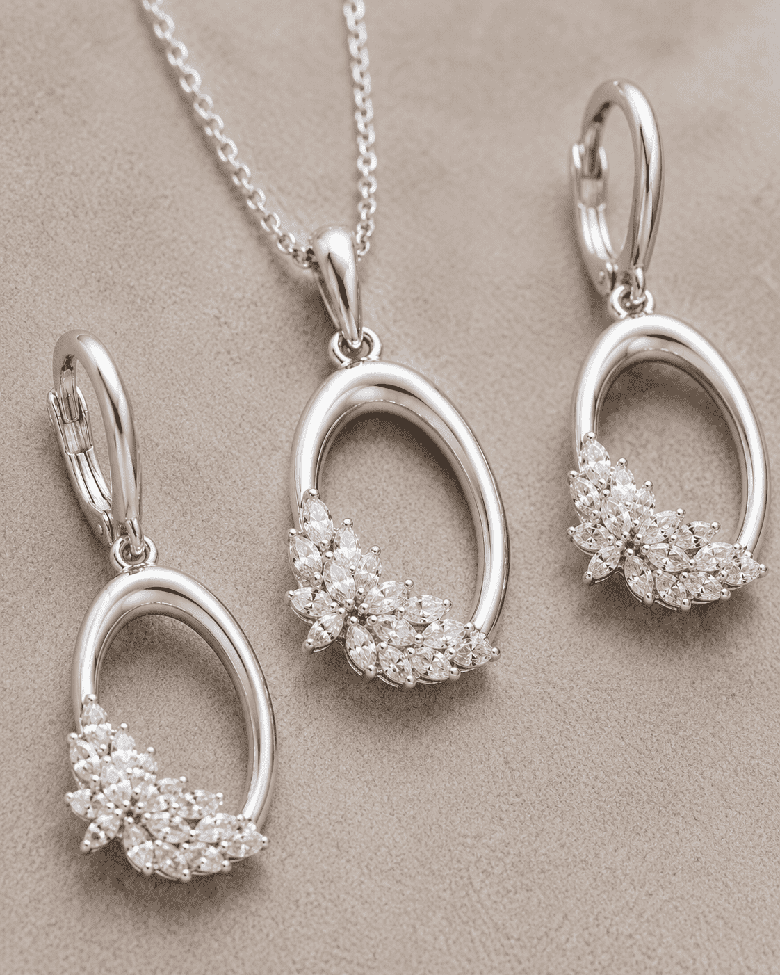 The Sunflower Sunshine Set — Silver-Tone Bloom Pendant Set by House of Zena, close-up detail