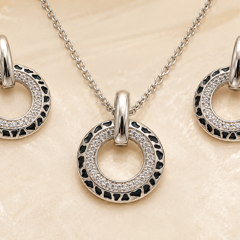 Noir Halo Pendant Set