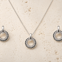 Noir Halo Pendant Set