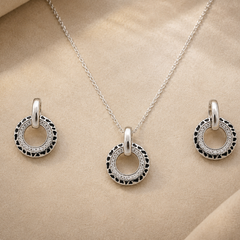 Noir Halo Pendant Set