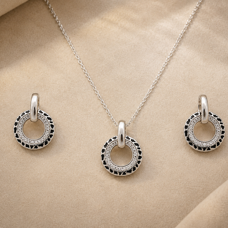 Noir Halo Pendant Set