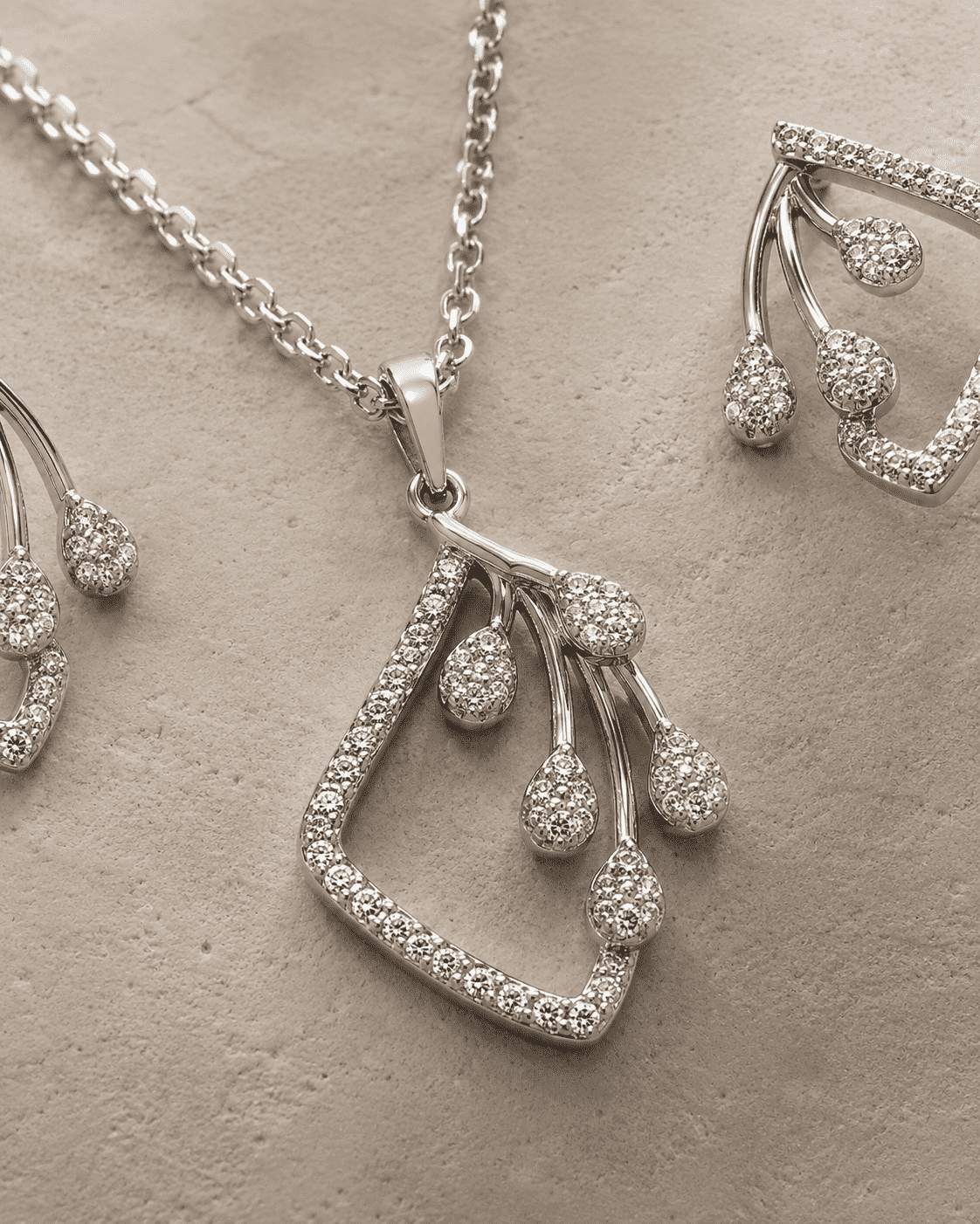 The Morning Dewdrop Set — Silver-Tone Dewdrop Elegance Pendant Set by House of Zena, close-up detail