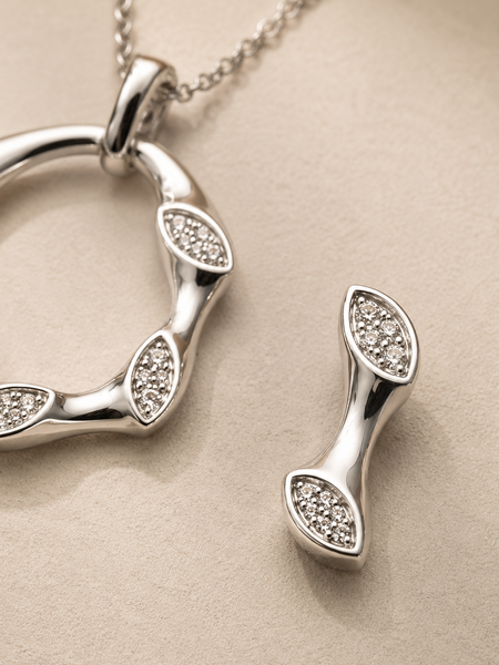 Eterna Loop Pendant Set