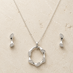 Eterna Loop Pendant Set