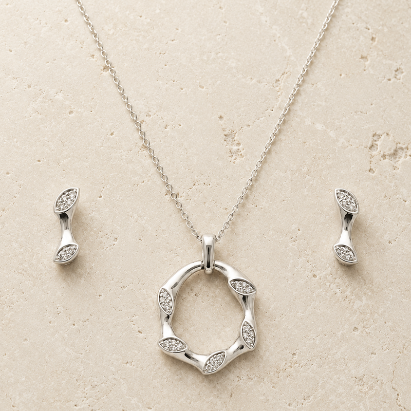 Eterna Loop Pendant Set