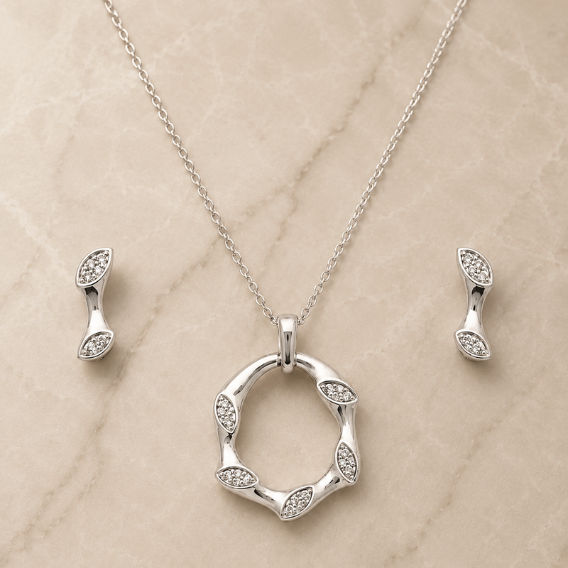 Eterna Loop Pendant Set