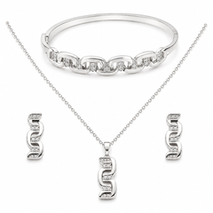 Monarch Link Jewellery Set
Includes
Pendant Necklace
Statement Bracelet
Matching Earrings