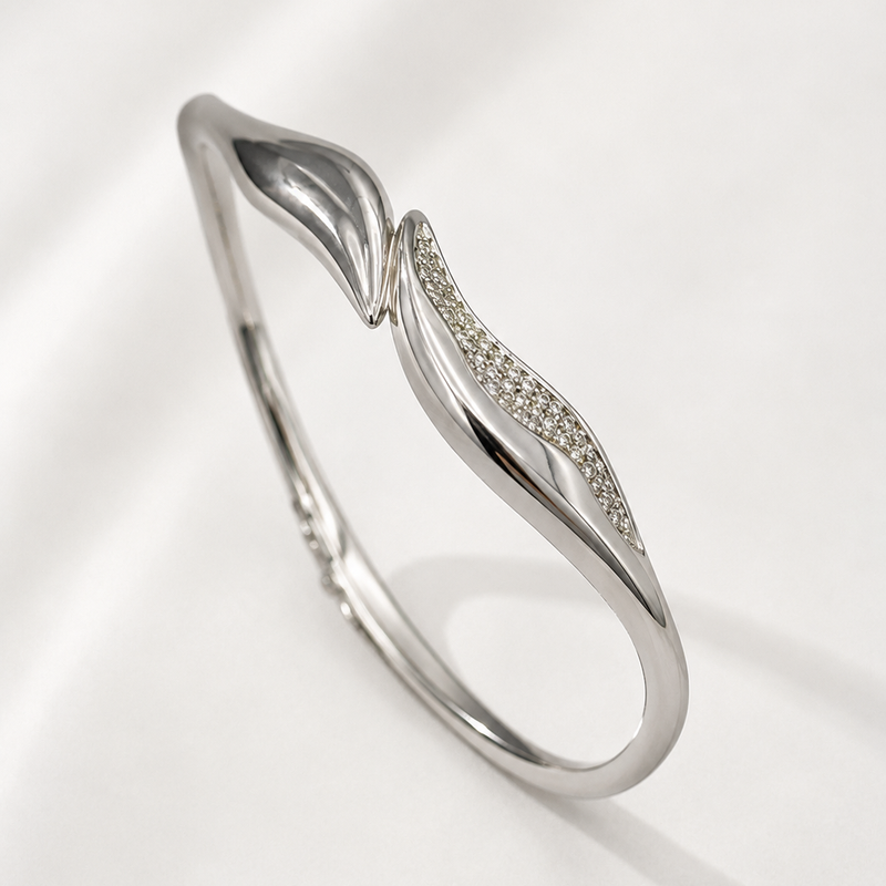 Luné Wave Bangle