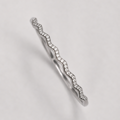 Linéa Wave Pavé Bangle