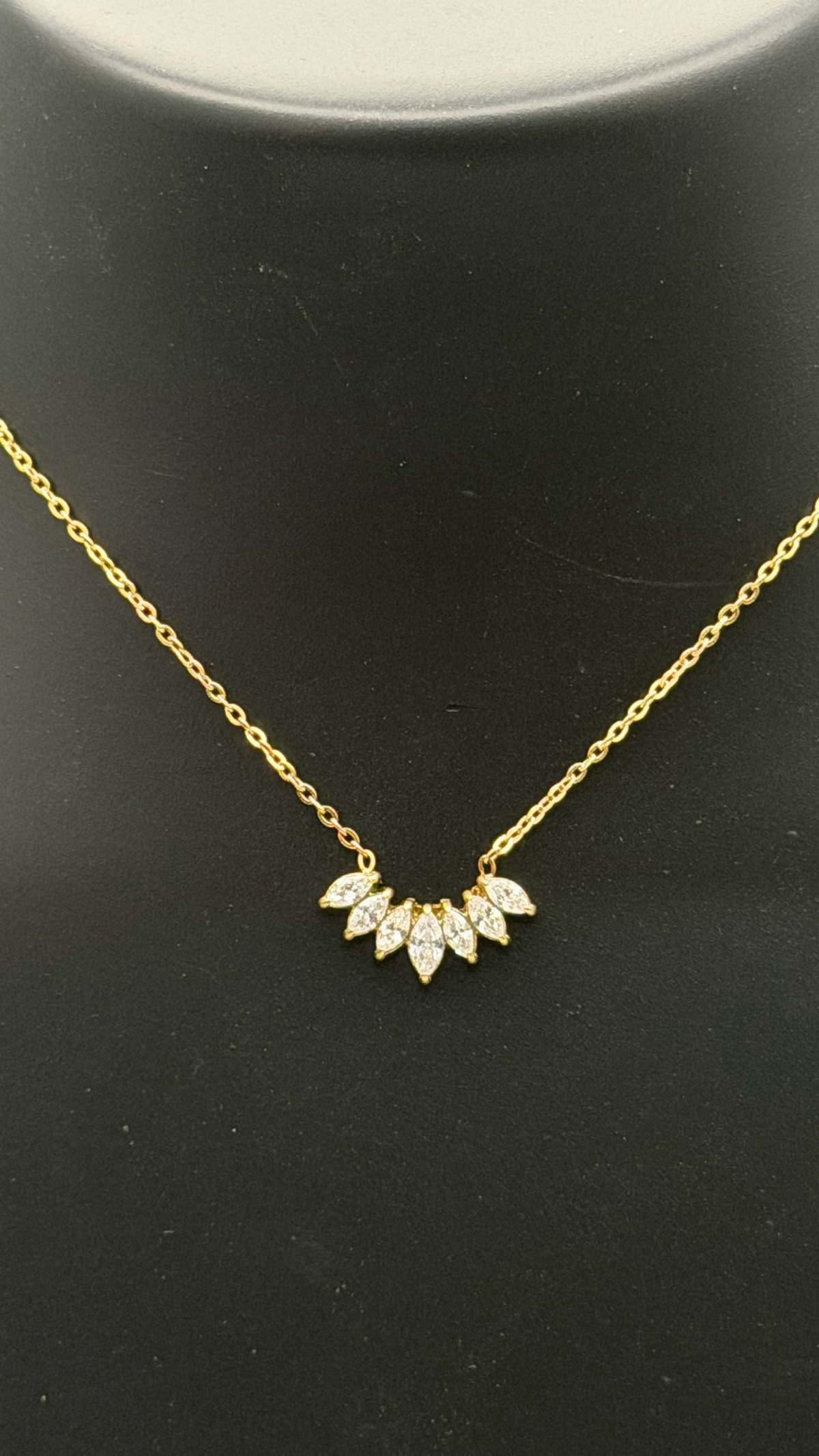 The Tribeca Paperclip Link Chain Necklace — Studio Packshot (Angle 1)